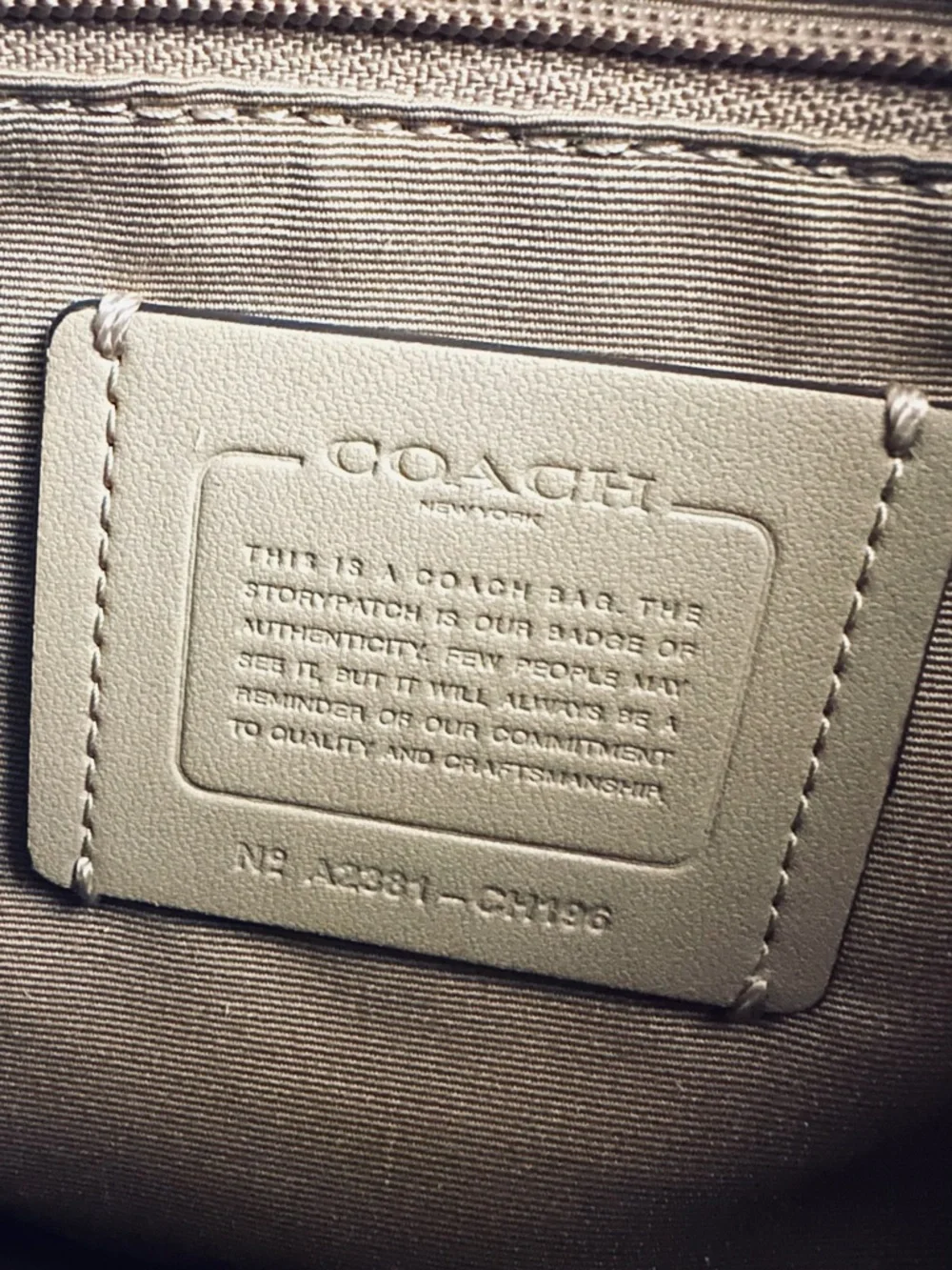 Coach Cream Pebbled Leather Turnlock Shoulder Bag - Picture 7 of 7